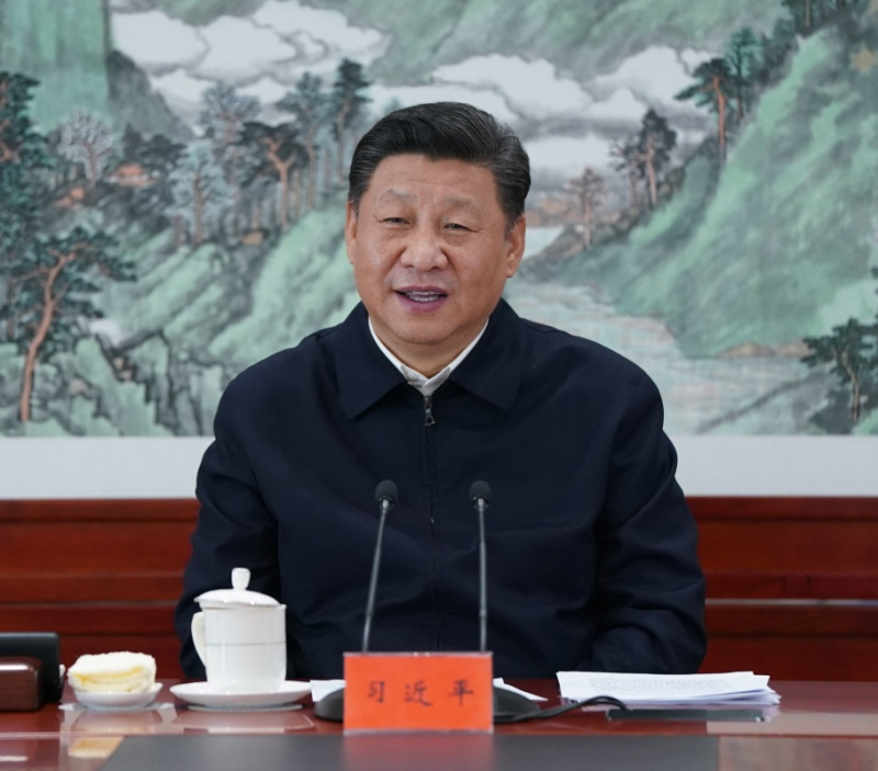 2016年2月19日，習(xí)近平總書記在中央電視臺(tái)總控中心同工作人員親切握手。