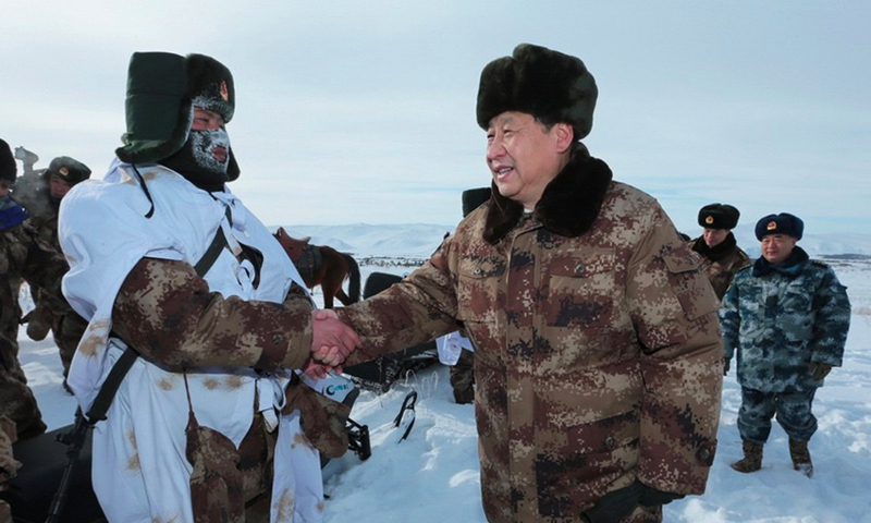 2014年1月26日，習近平總書記春節(jié)前夕冒嚴寒踏冰雪慰問邊防官兵。