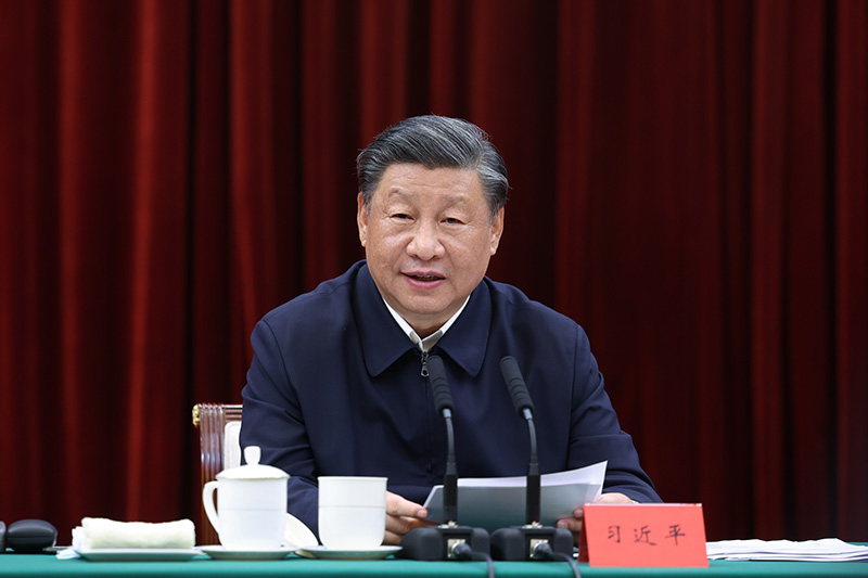 2023年10月12日下午，中共中央總書記、國家主席、中央軍委主席習(xí)近平在江西省南昌市主持召開進(jìn)一步推動長江經(jīng)濟(jì)帶高質(zhì)量發(fā)展座談會并發(fā)表重要講話。新華社記者 鞠鵬 攝