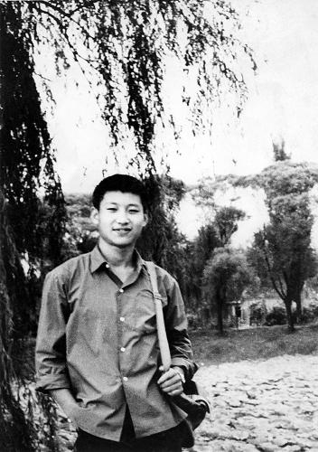這是1972年，插隊回京探親時的習近平。