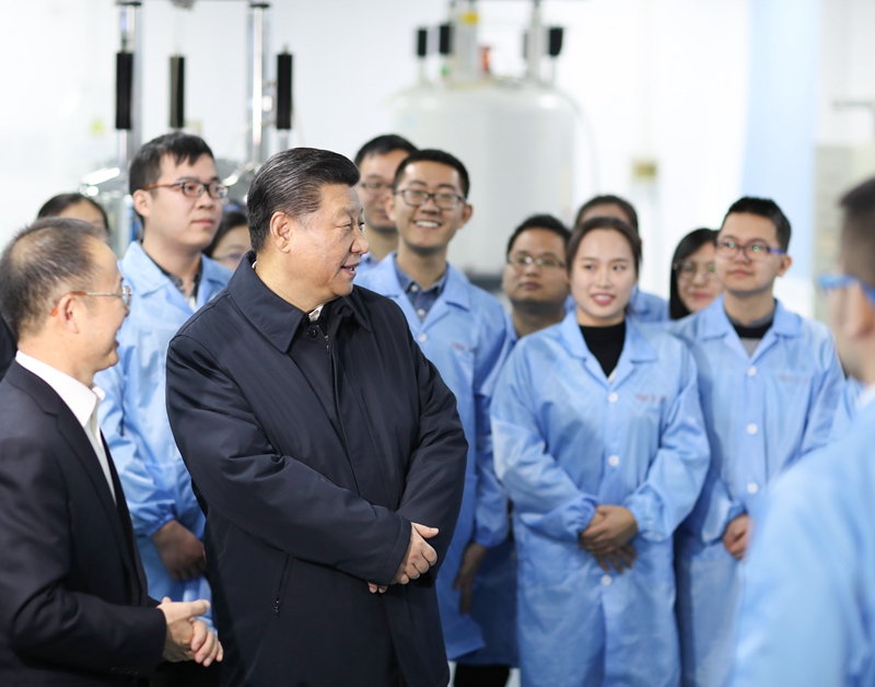 2019年1月17日，習(xí)近平在天津南開大學(xué)元素有機(jī)化學(xué)國家重點(diǎn)實(shí)驗(yàn)室同師生親切交流。