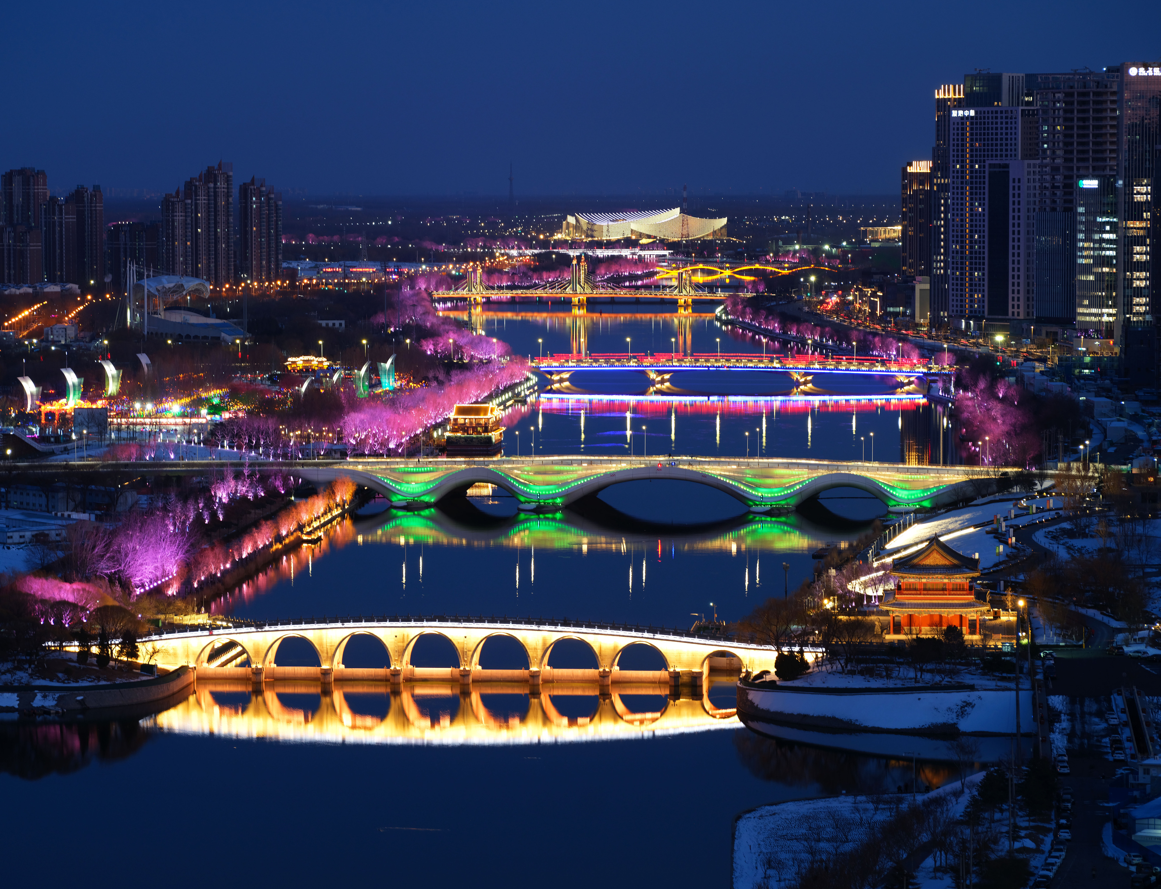 2024年2月22日，京杭大運河北京通州段夜景。